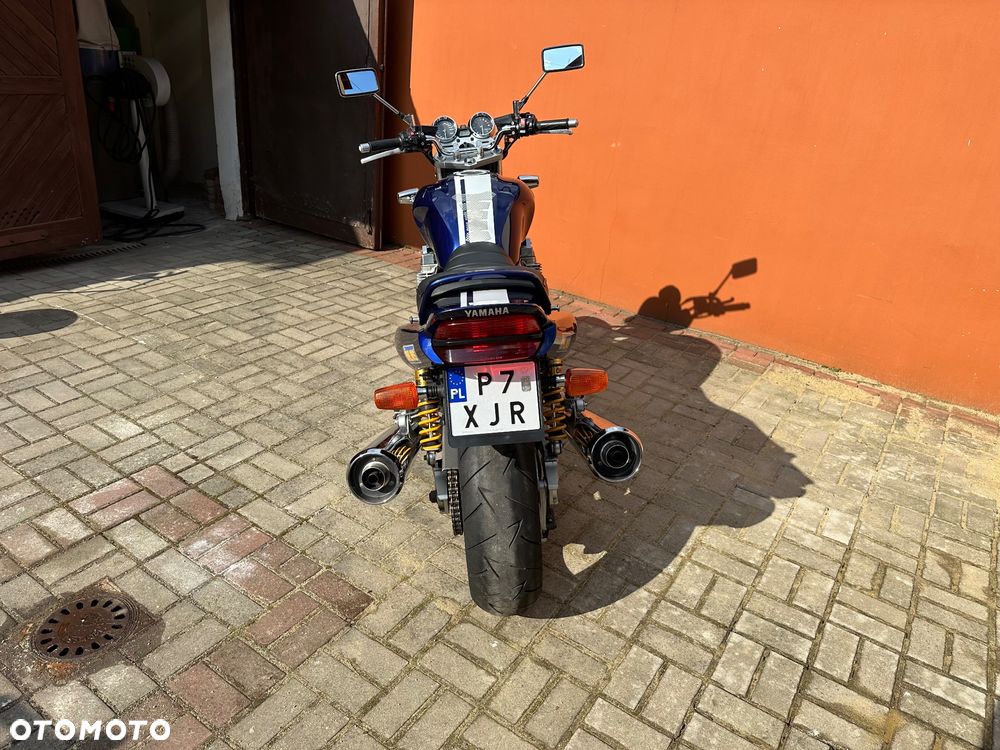 Yamaha XJR - 5