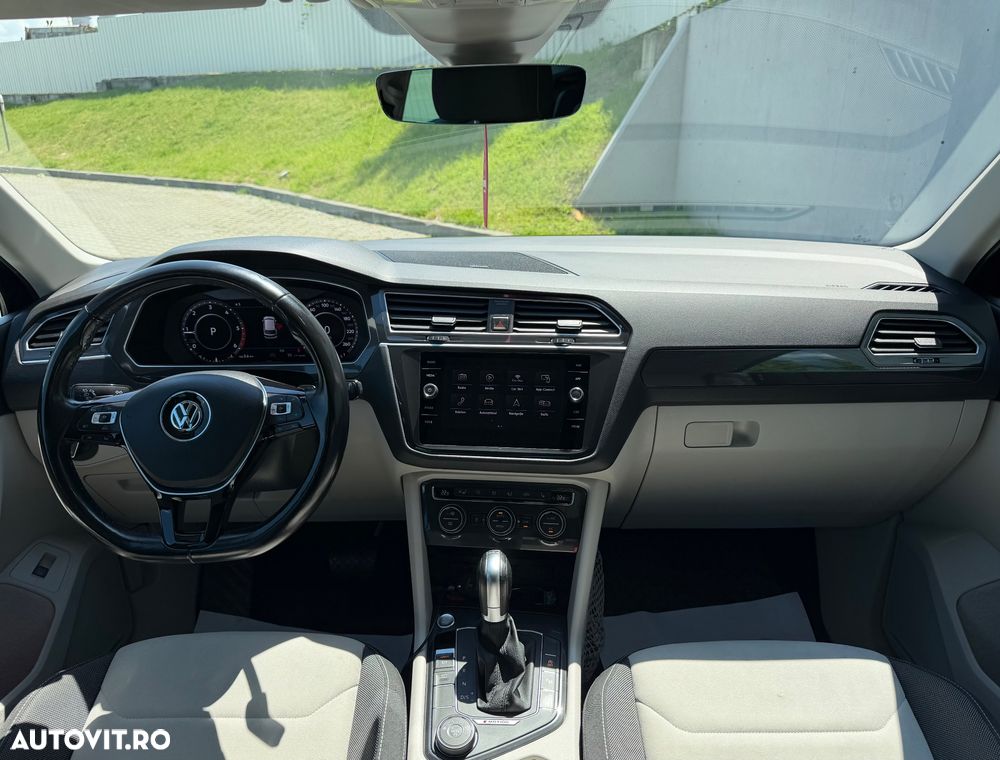 Volkswagen Tiguan - 11