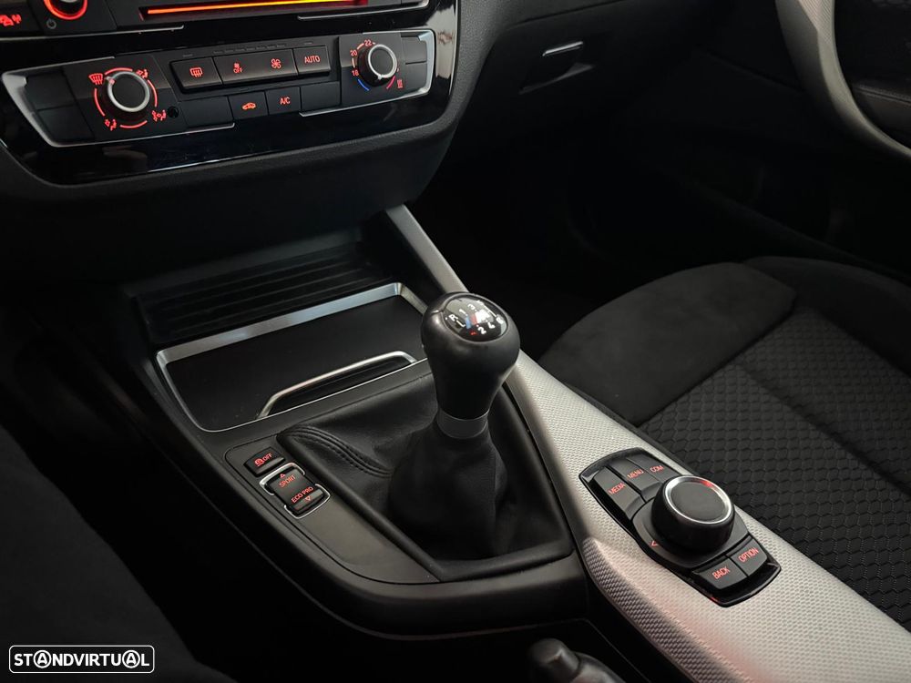 BMW 118 i Pack M - 16