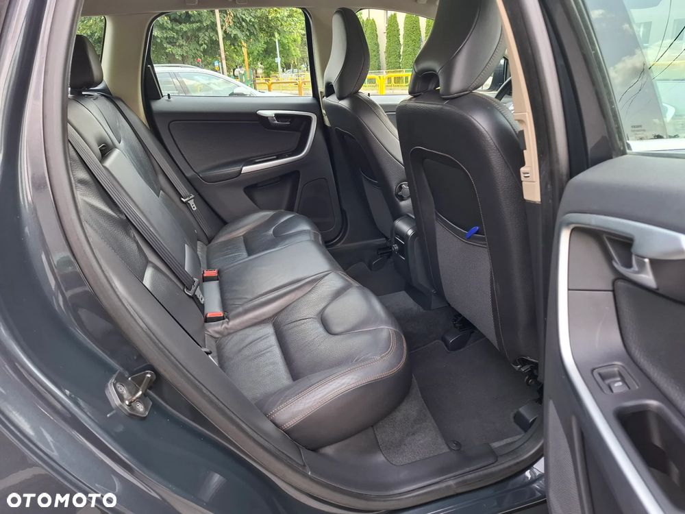 Volvo XC 60 DRIVe Momentum - 22