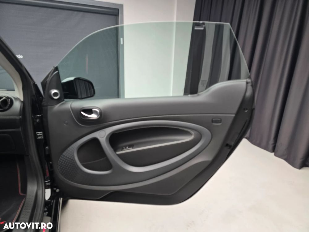 Smart Fortwo EQ Brabus Style - 21