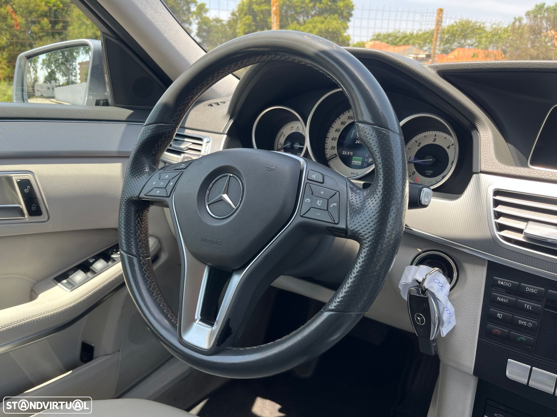 Mercedes-Benz E 300 Bluetec Hybrid Avantgarde - 37