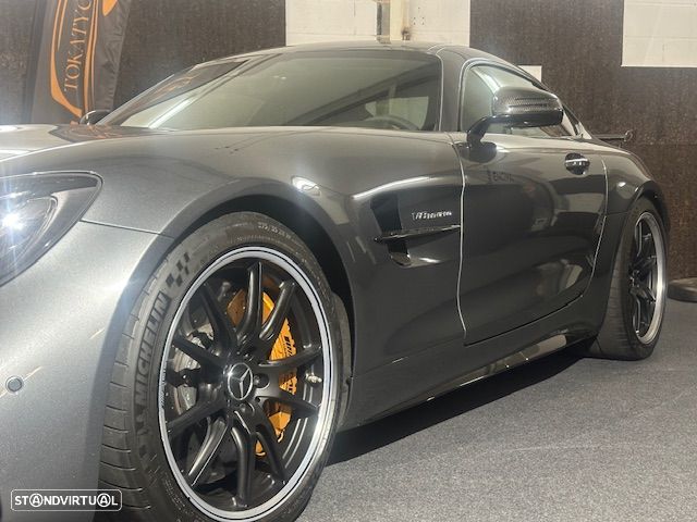 Mercedes-Benz AMG GT R - 12