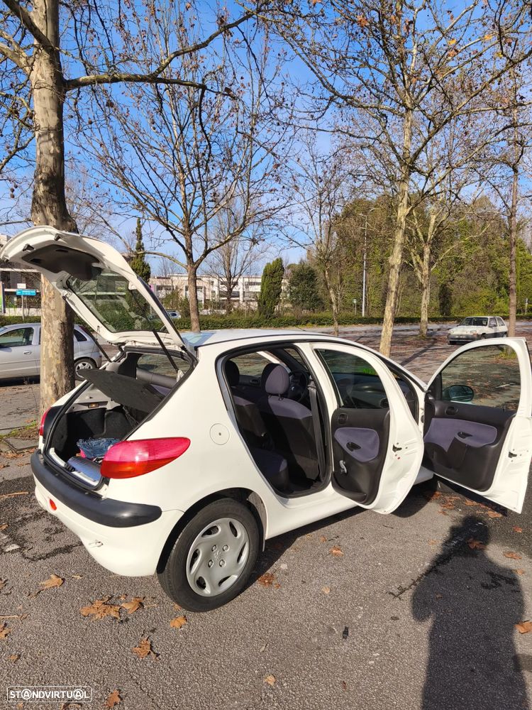 Peugeot 206 1.1 XR Présence - 3