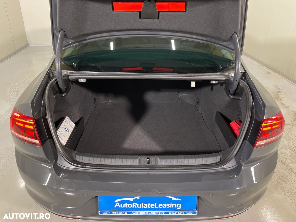 Volkswagen Passat 2.0 TDI DSG Highline - 12