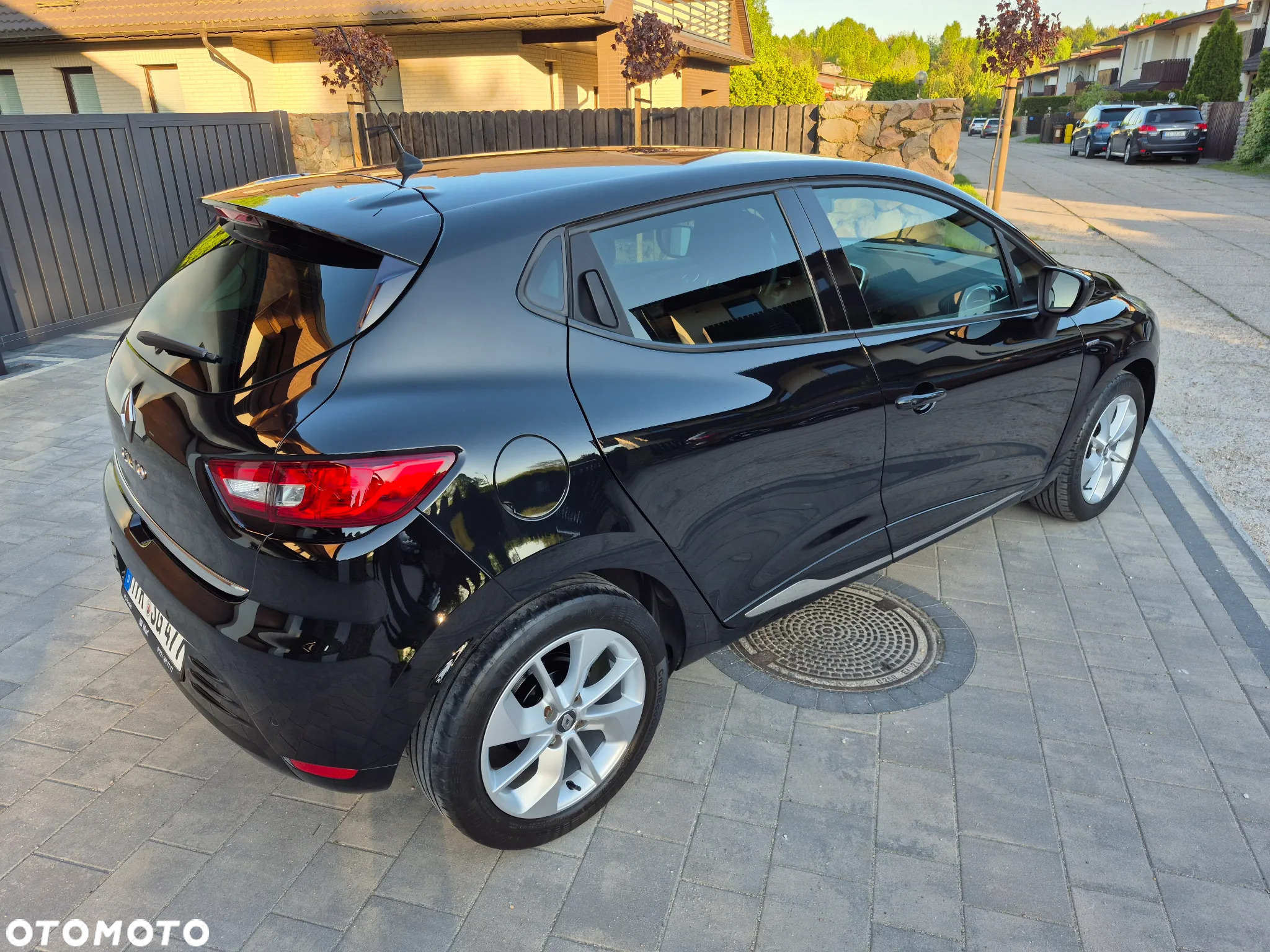 Renault Clio 1.2 16V 75 LIMITED - 28