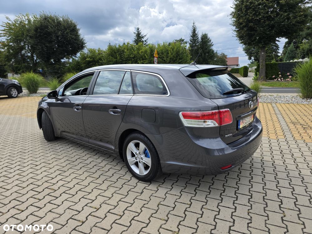 Toyota Avensis 1.8 Sol plus - 9