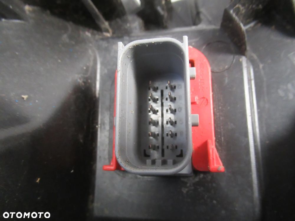 LAMPA PRZEDNIA PRZÓD LEWA IVECO DAILY IV 4 LIFT FULL LED 2019 - 19