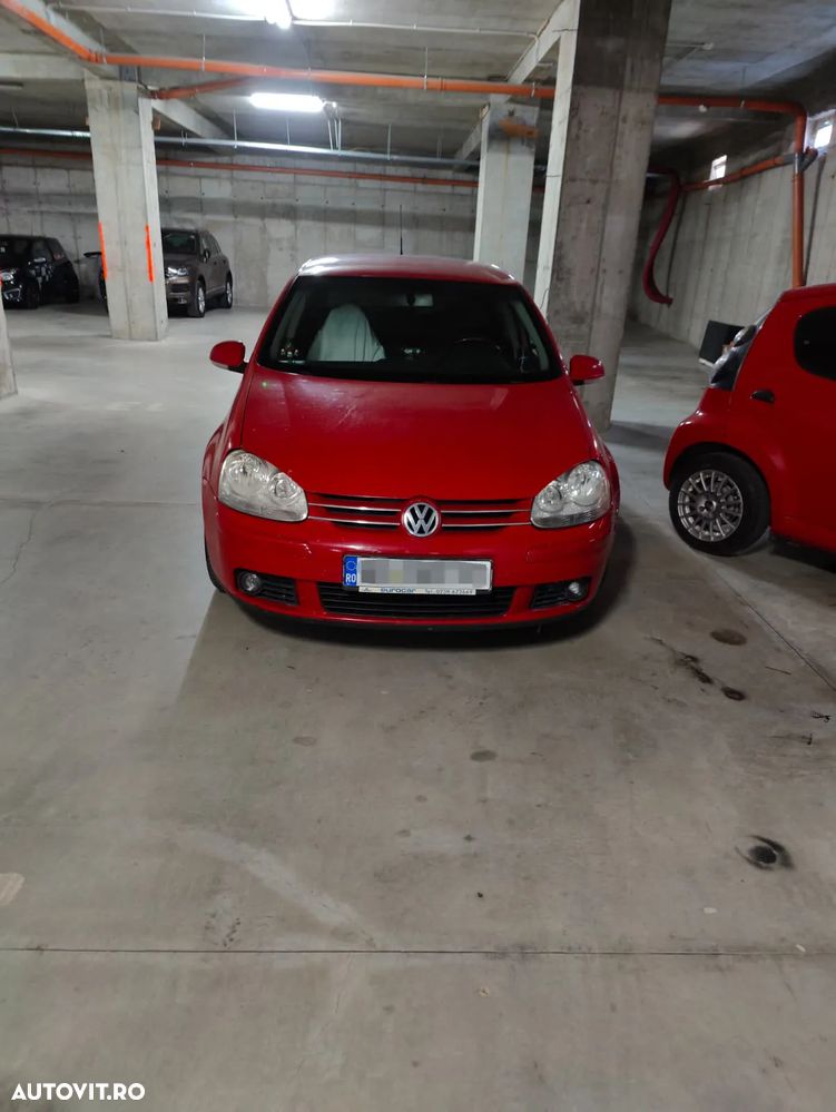Volkswagen Golf 1.6 FSI Sportline - 1