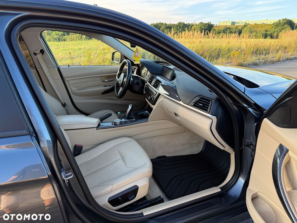 BMW Seria 3 335i - 21