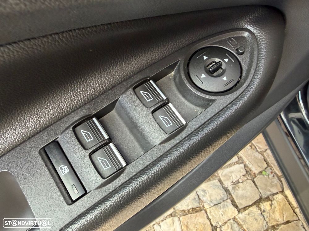 Ford Kuga 1.5 EcoBlue TITANIUM - 30