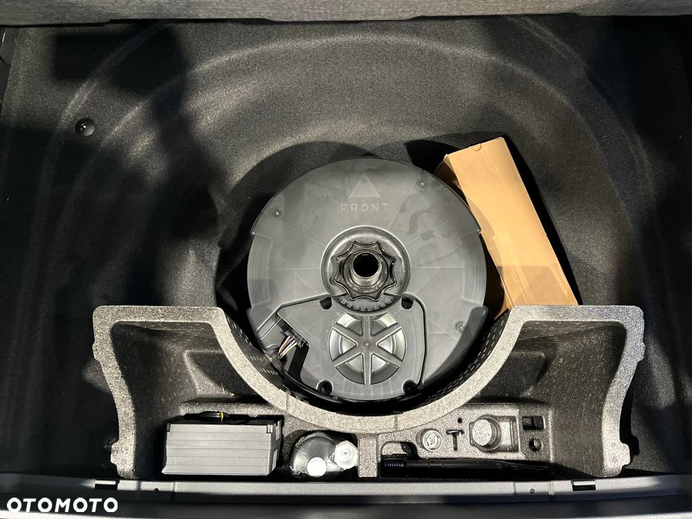 Volkswagen Passat - 33