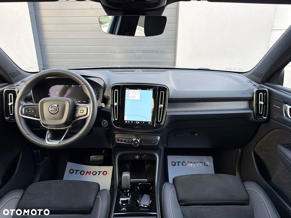 Volvo XC 40 B3 B DKG Ultra Black Edition - 13