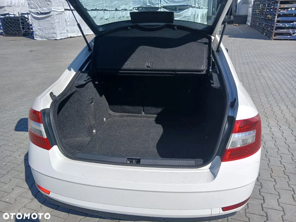 Skoda Octavia ver-1-6-tdi-ambition - 11