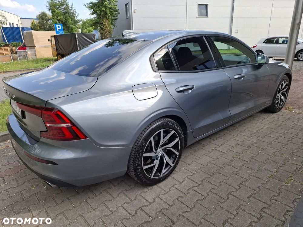 Volvo S60 T6 AWD Momentum Pro - 4