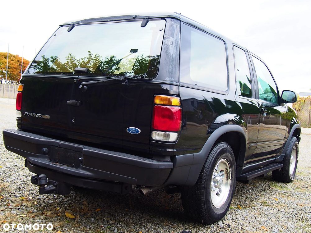 Ford Explorer - 10