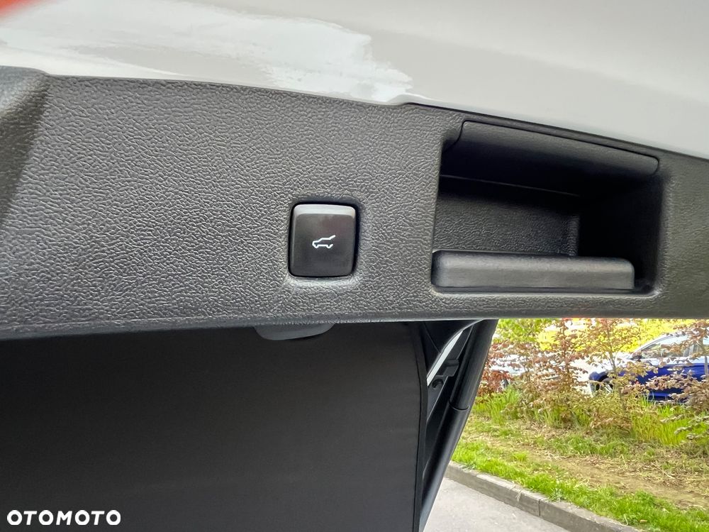 Ford Kuga 2.0 EcoBlue Hybrid ST-LINE X - 39