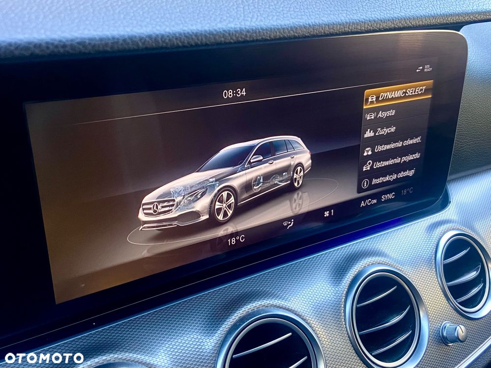 Mercedes-Benz Klasa E 220 d T 9G-TRONIC AMG Line - 32