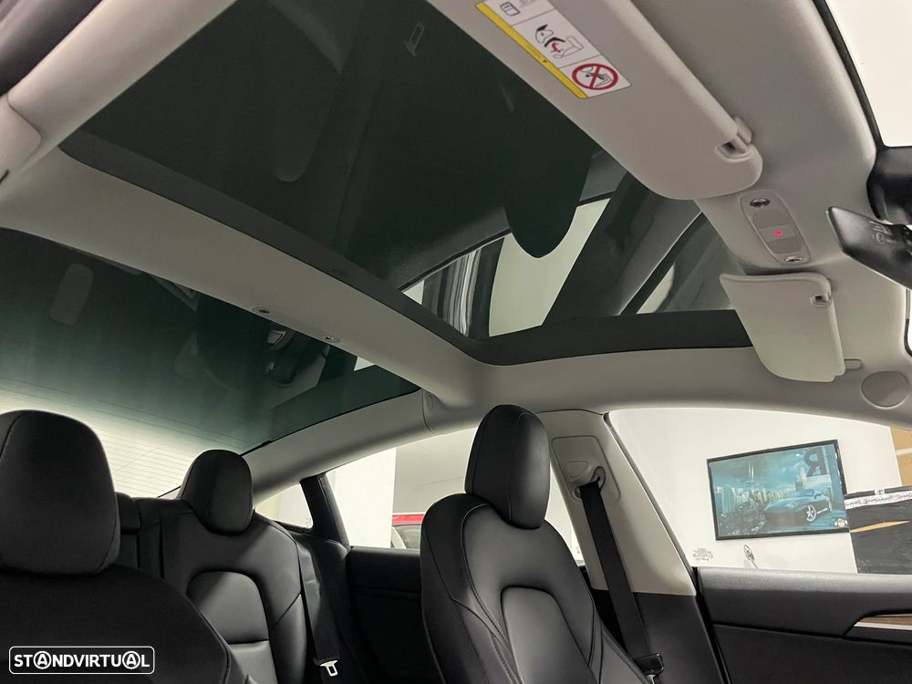 Tesla Model 3 Long Range Tração Traseira - 18