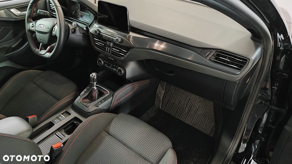 Ford Focus 1.5 EcoBoost ST-Line - 10