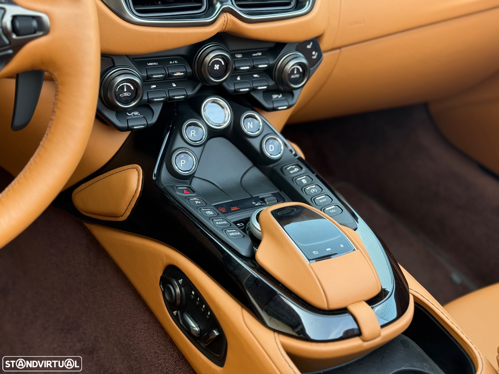 Aston Martin Vantage Roadster V8 - 54