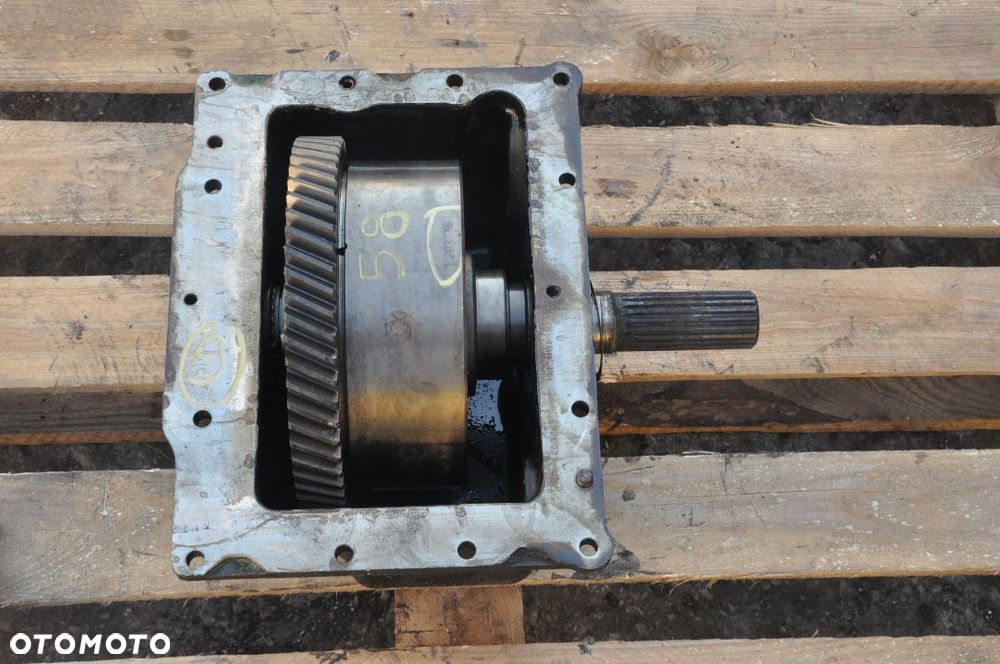 PRZYSTAWKA PRZEDNIEGO NAPĘDU JOHN DEERE 6190R 58 ZĘBÓW - 3