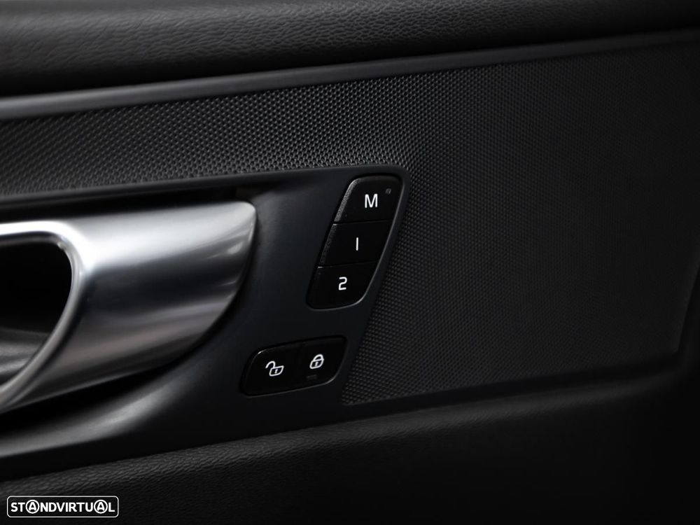 Volvo XC 60 2.0 T6 PHEV Inscription Expression AWD - 16