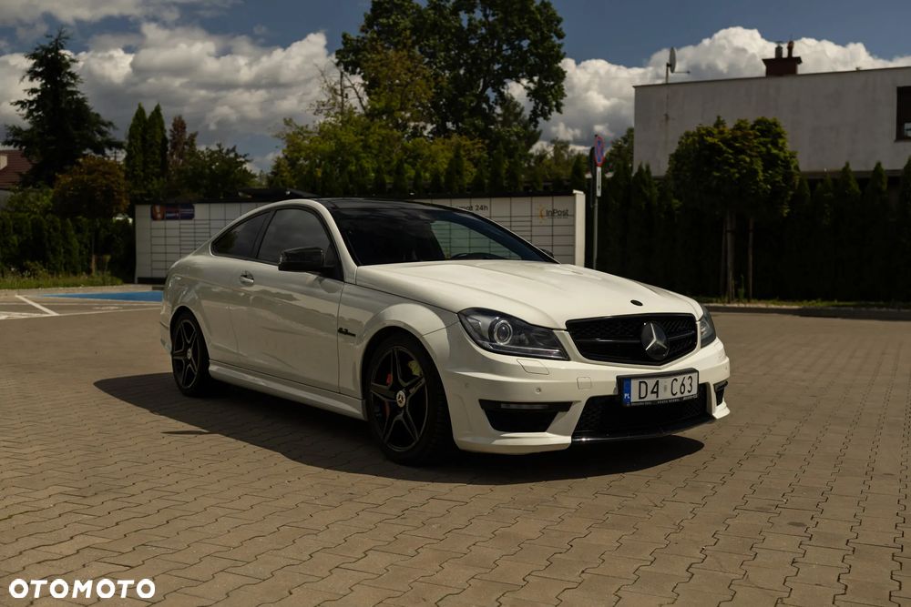 Mercedes-Benz Klasa C 63 AMG AMG SPEEDSHIFT MCT AMG Performance Package - 2
