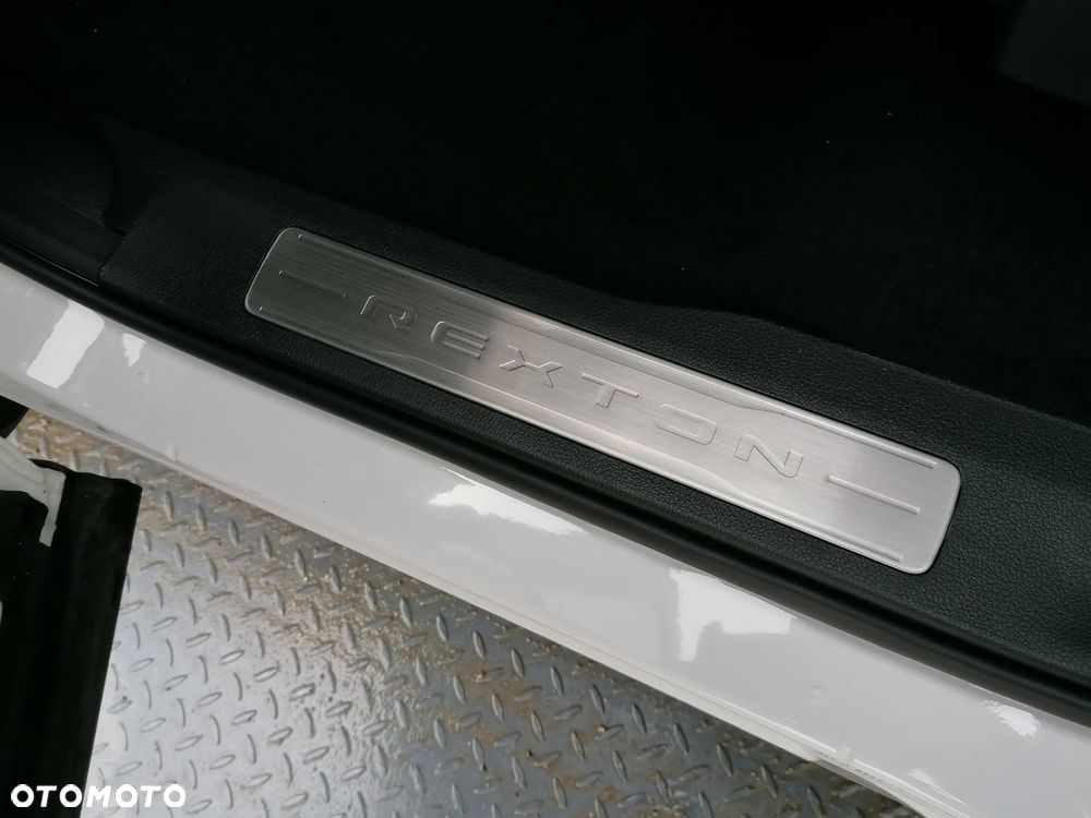 SsangYong/KGM Rexton 2.2 D Black Edition 4WD 7os - 15