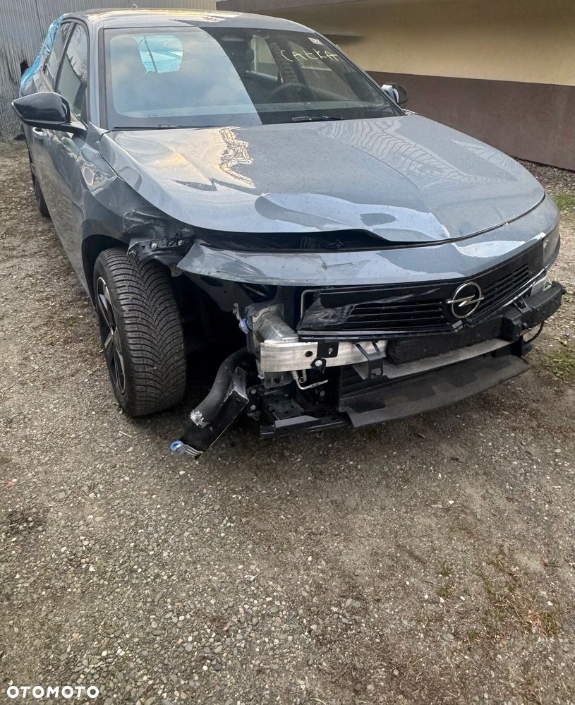 Opel Astra 1.2 T Business Edition S&S - 4