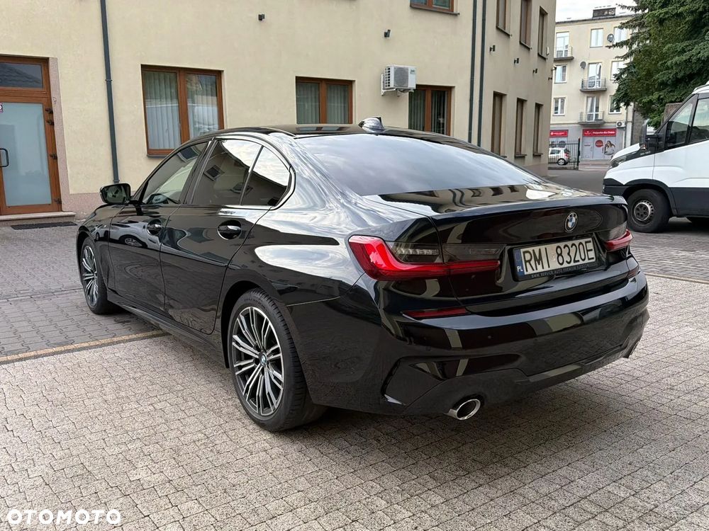 BMW Seria 3 320d xDrive mHEV M Sport - 3
