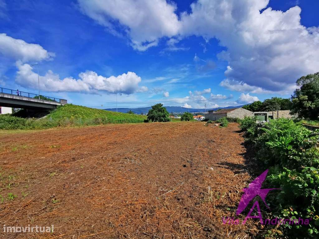TERRENO COM 5.000 m² PARA CONSTRUÇÃO - Grande imagem: 2/4