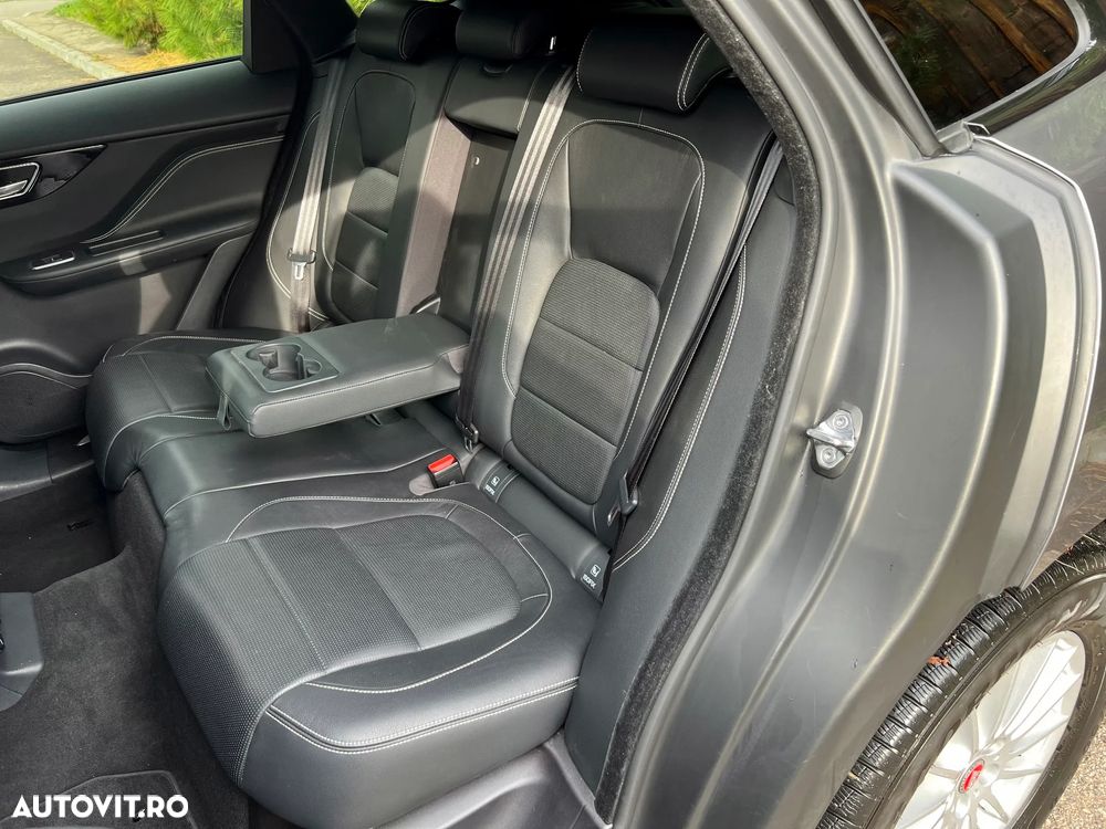 Jaguar F-Pace 25t AWD R-Sport - 14