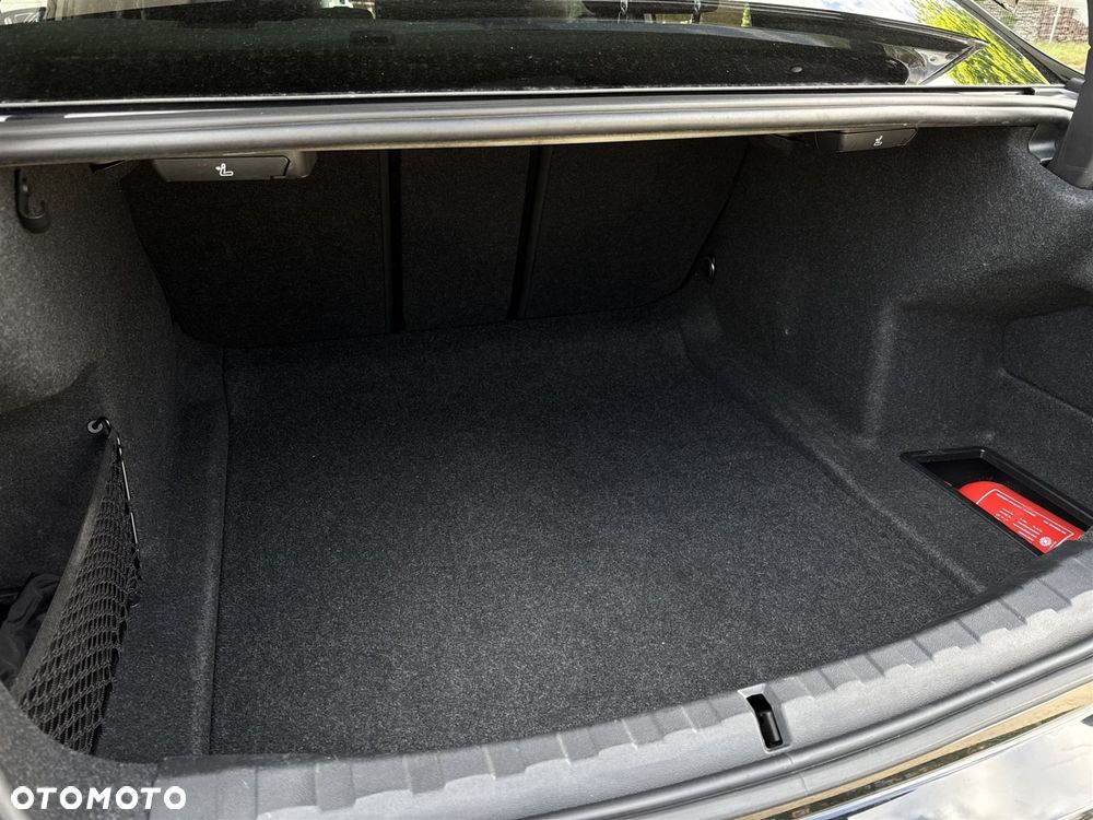 BMW Seria 3 320d xDrive - 24