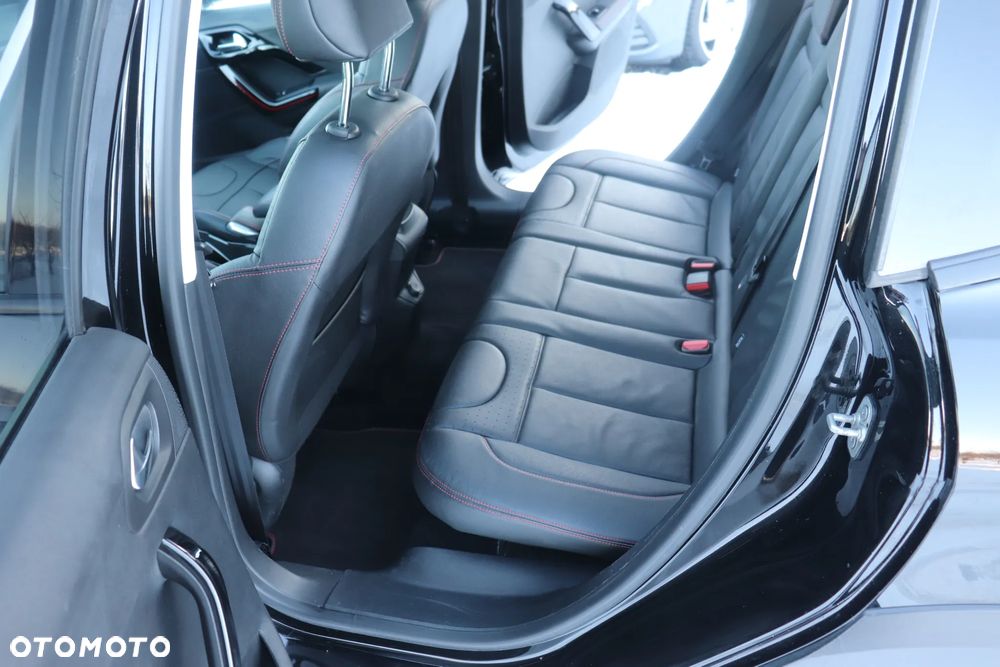 Peugeot 2008 PureTech 130 EAT8 GT Exclusive - 31