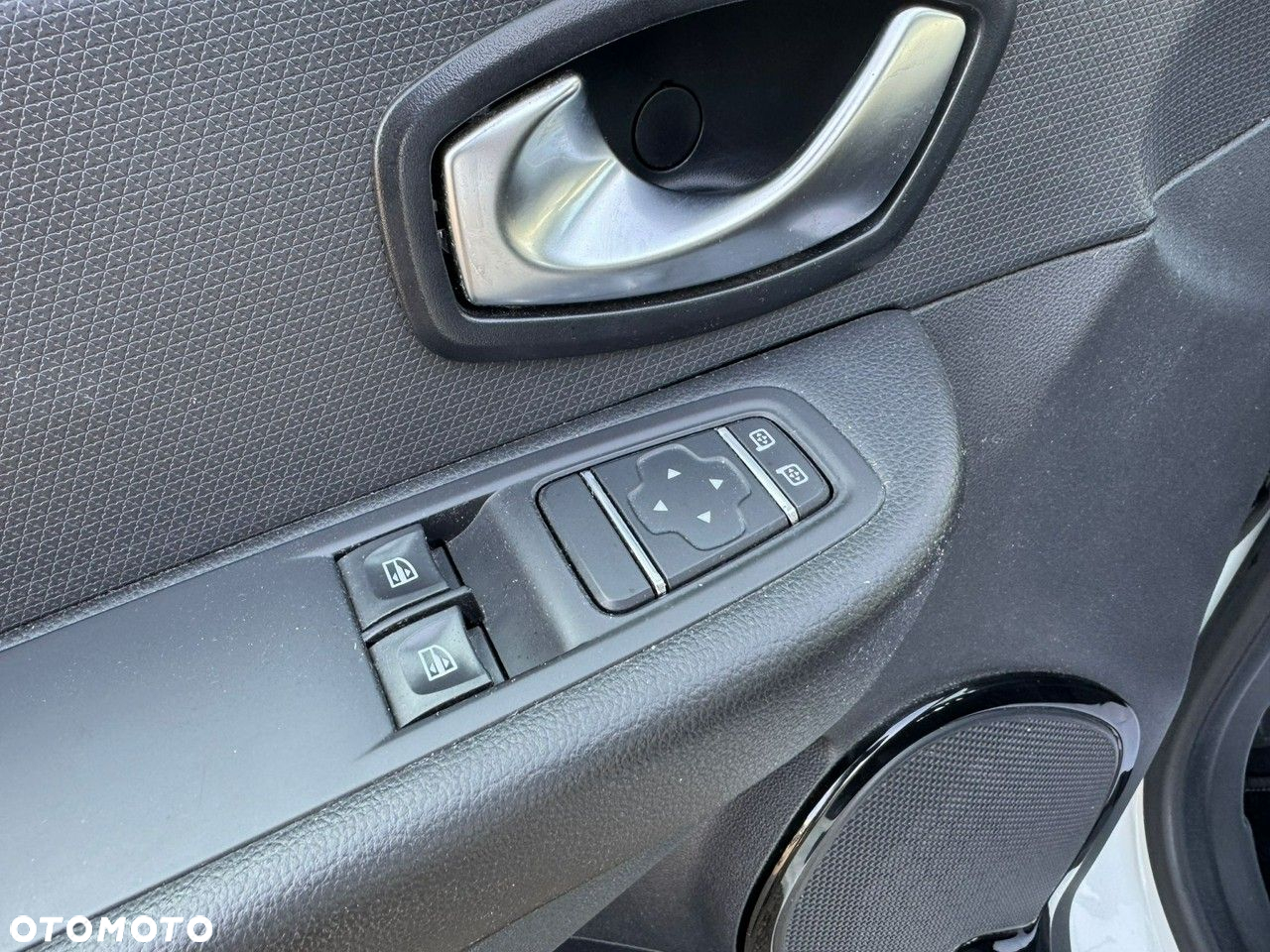 Renault Clio - 23