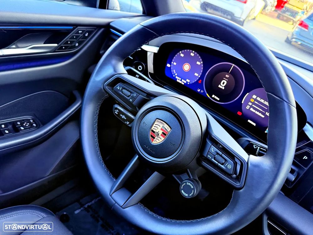 Porsche Macan Electric 4 - 13