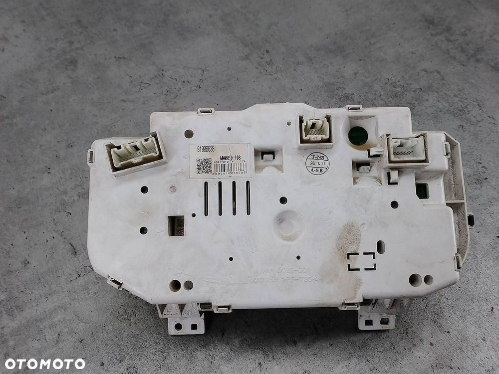 LICZNIK MITSUBISHI L200 IV 8100B638 2.5 DI-D - 4