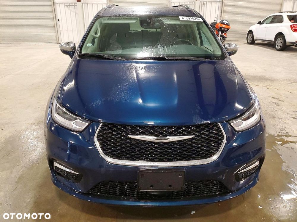 Chrysler Pacifica - 8