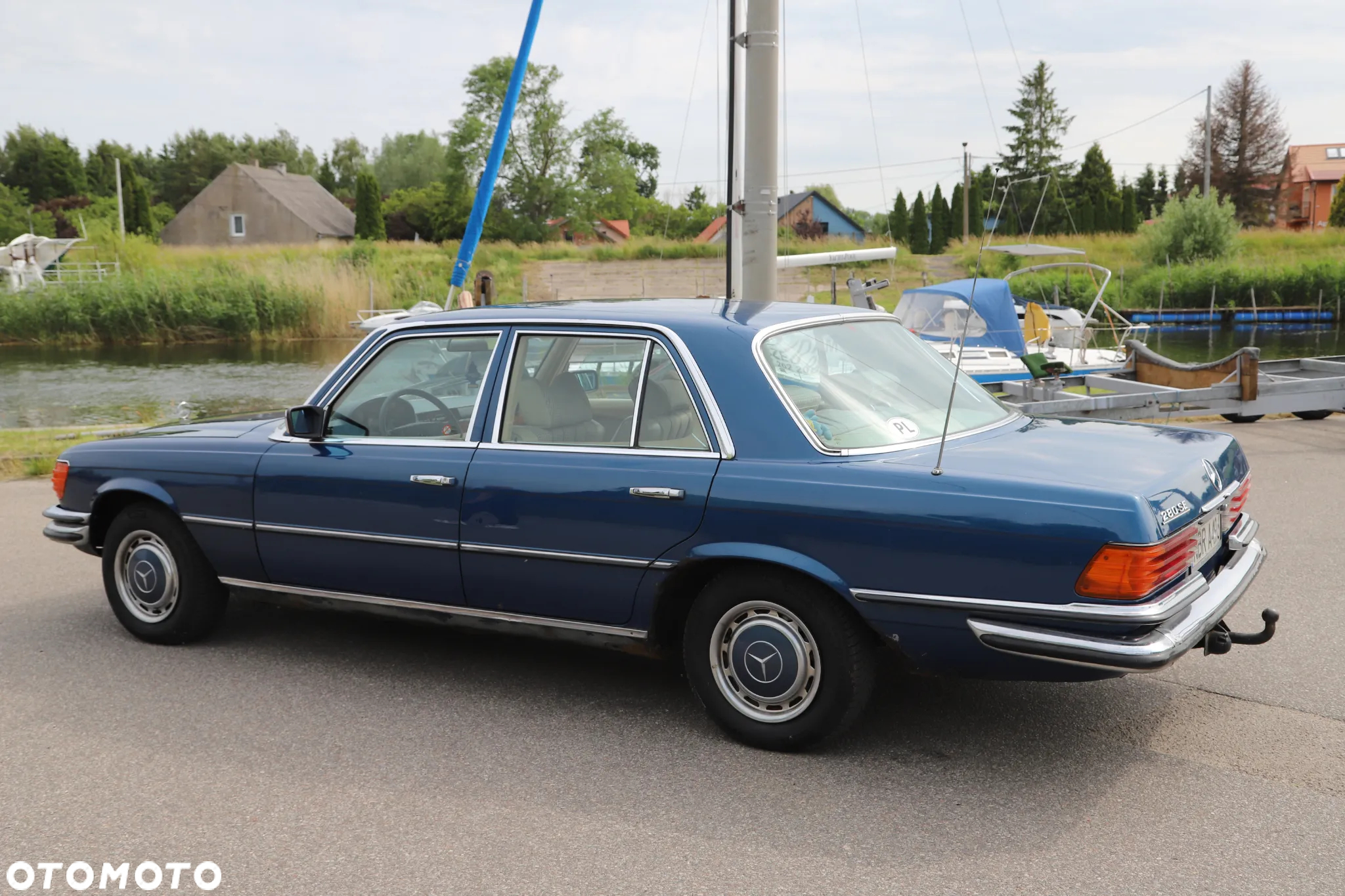 Mercedes-Benz 280 - 27