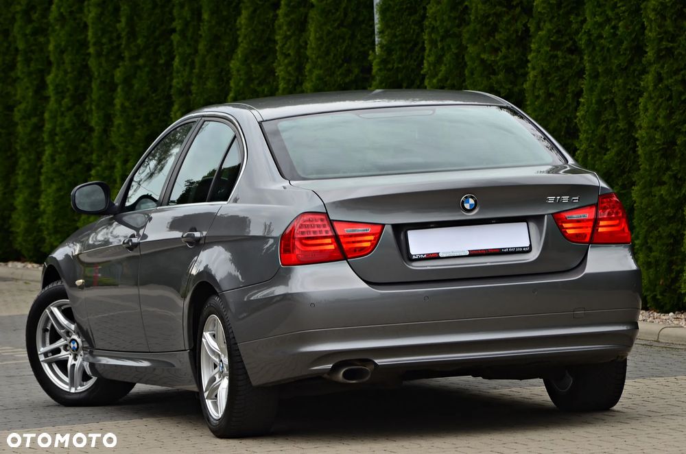 BMW Seria 3 318d - 4