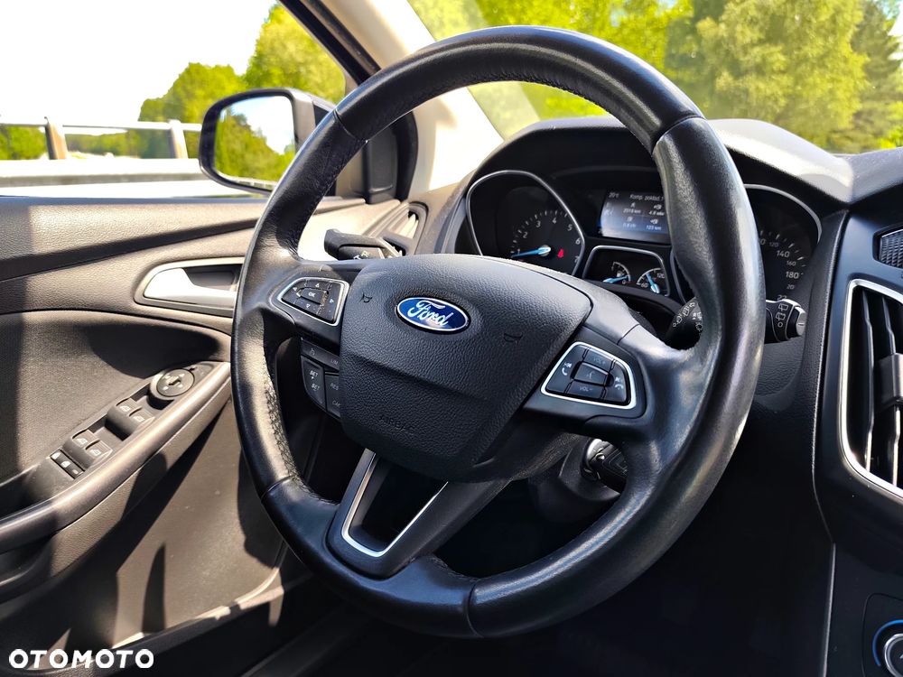 Ford Focus 1.0 EcoBoost Titanium - 18