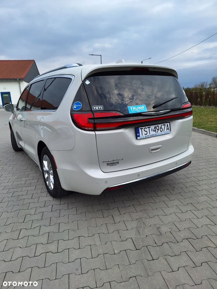 Chrysler Pacifica - 14