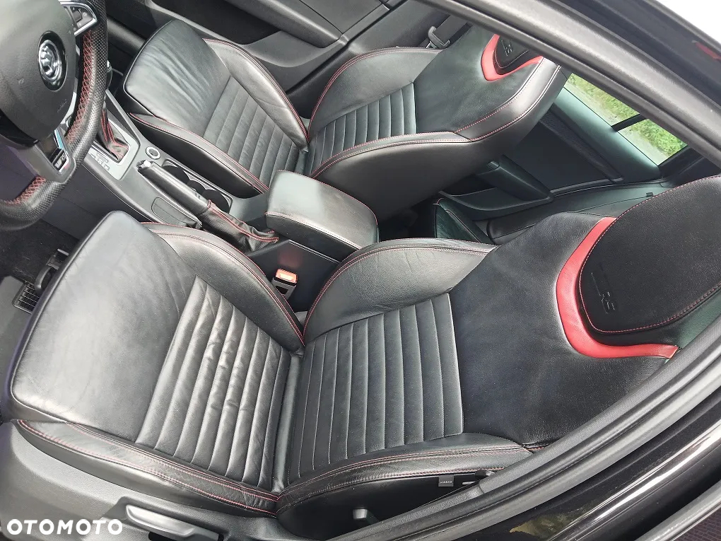 Skoda Octavia Combi 2.0 TDI DSG RS - 12