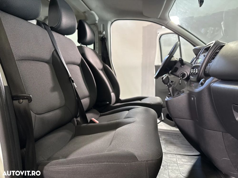 Renault Trafic - 12