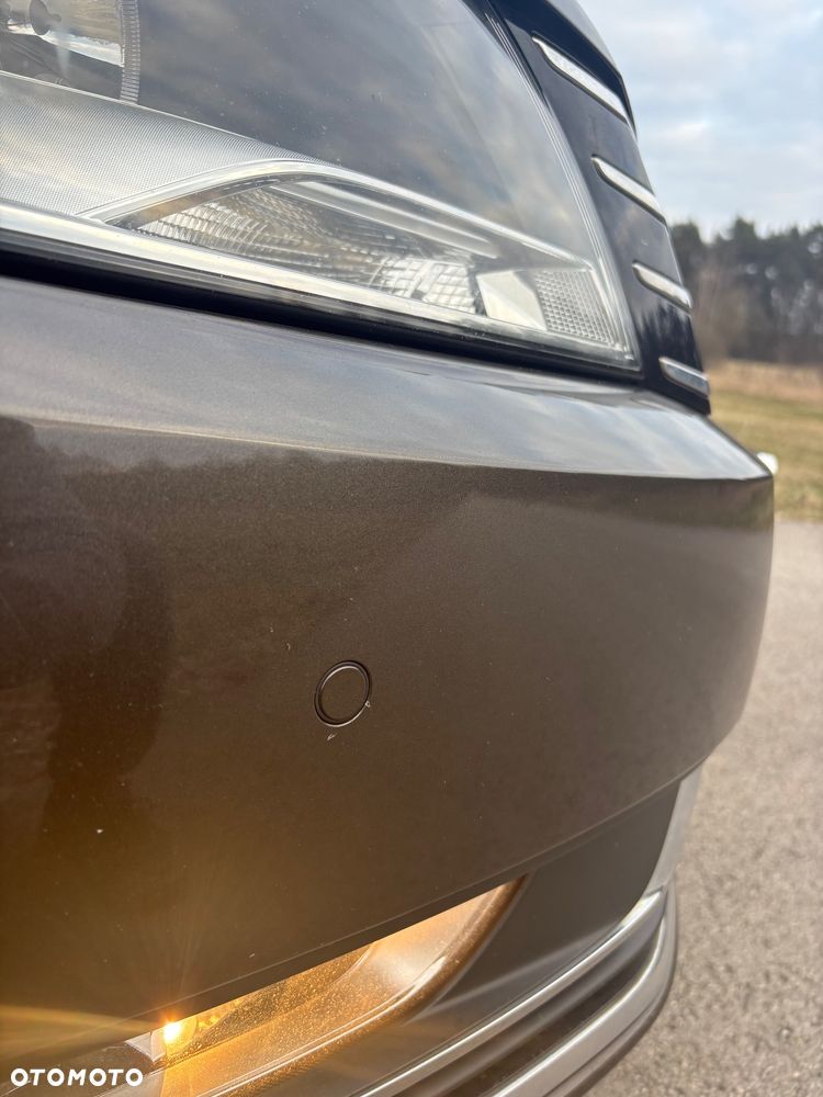 Volkswagen Passat 2.0 Blue TDI SCR Trendline - 27