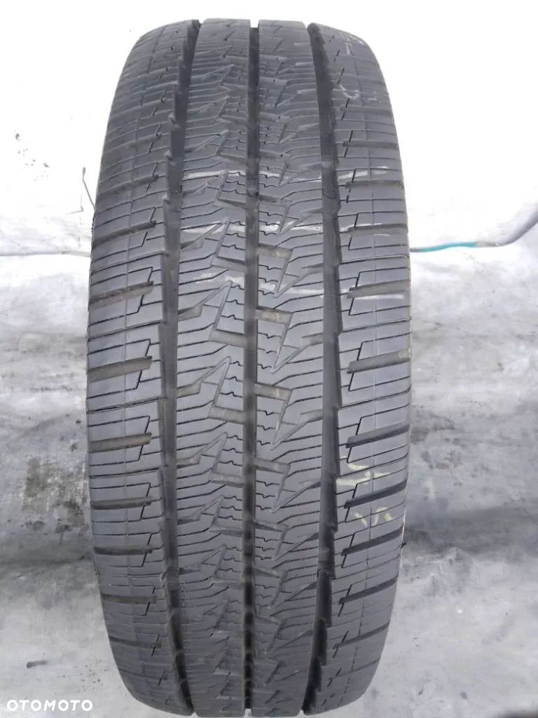 Continental VanContact CAMPER 225/75 R16CP 118R 2022 8-8.5mm - 1