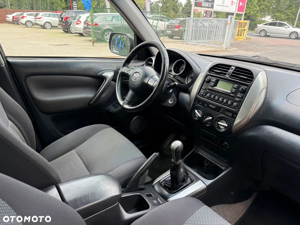 Toyota RAV4 D-4D 4x4 - 28