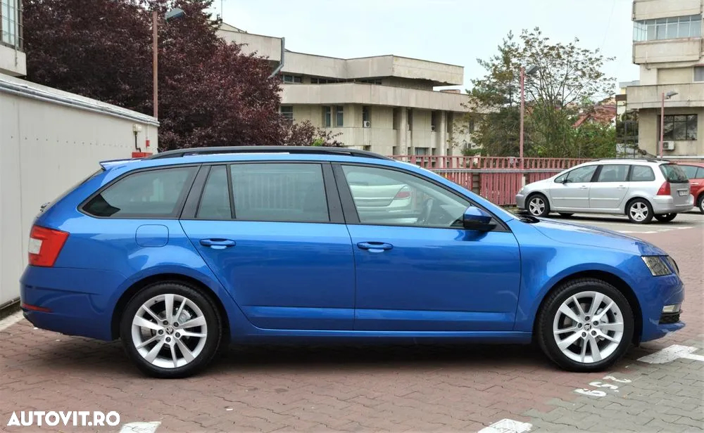 Skoda Octavia 2.0 TDI DSG Ambition - 17