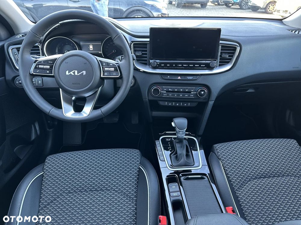 Kia Ceed 1.5 T-GDI Tribute DCT - 12